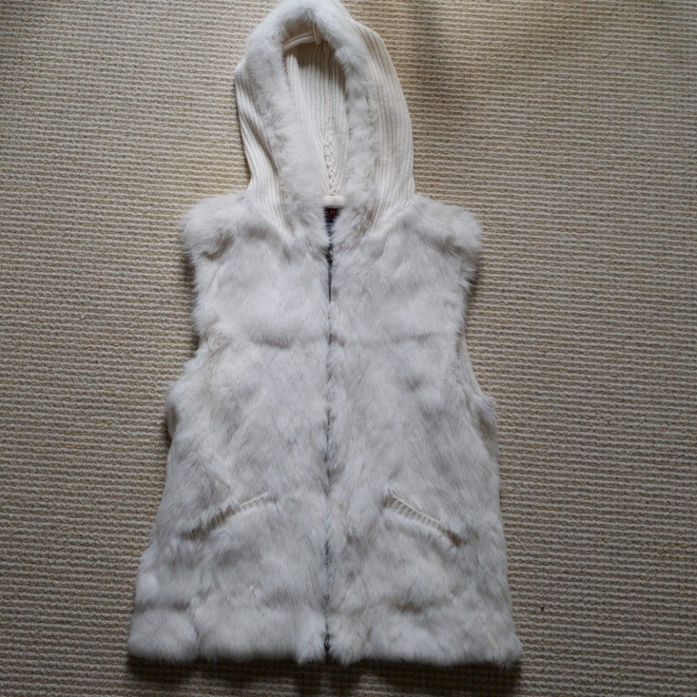 White rabbit fur hooded vest size S/M